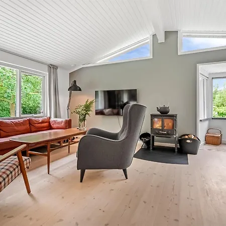 Matthea - 2-9km From The Sea By Interhome Ry